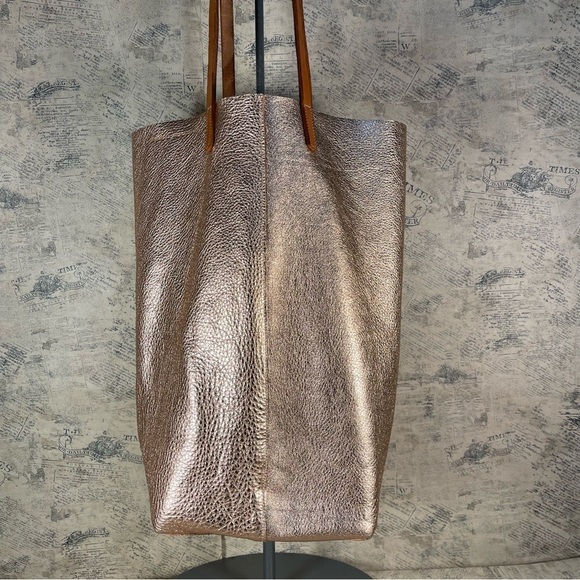 Basil Racuk Paper Bag Rose Gold Metallic Leather Tote - Picture 3 of 13